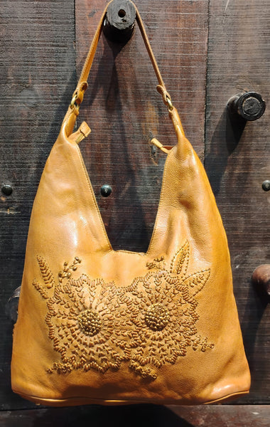 Deanna Tote Honey - art n vintage store